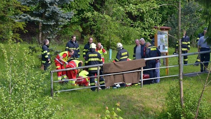 V hasičské nádrži na Kladensku se utopilo malé dítě