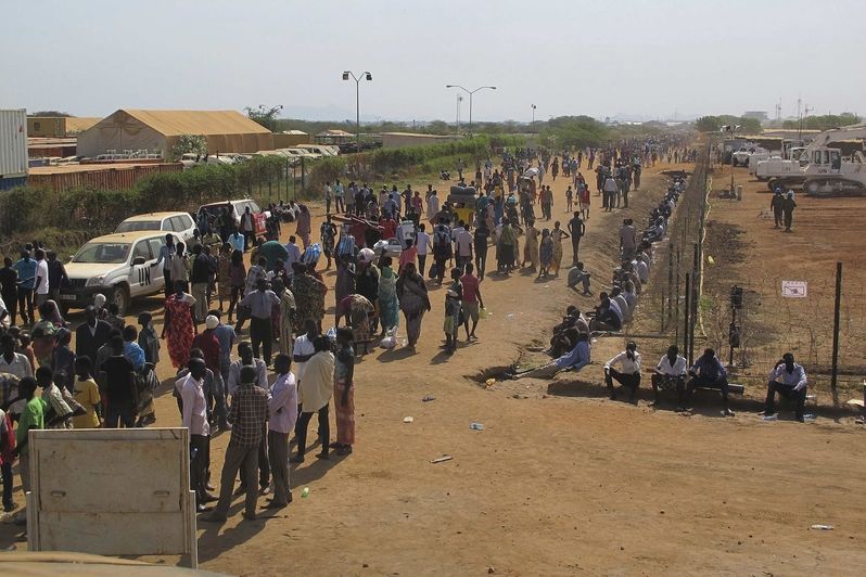 Civilisté v Jižní Súdánu hledající pomoc u kanceláře OSN 