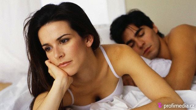 Braní prášků na spaní může způsobit závislost.