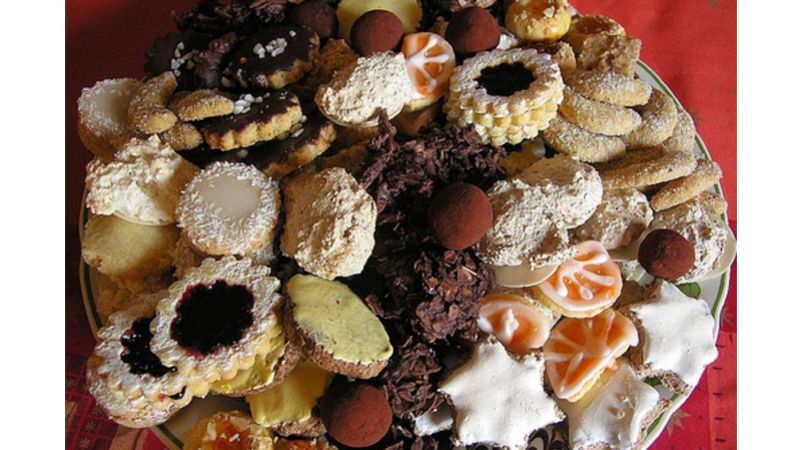 Vánoční cukroví a úklid. V Česku si je nejraději každý dělá sám a po svém