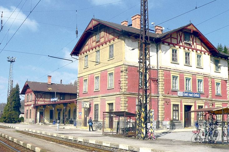 O toto nádraží v Ústí nad Orlicí nemá nikdo zájem – ani za korunu. 