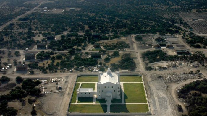 Areál polygamní mormonské sekty v texaském Eldoradu