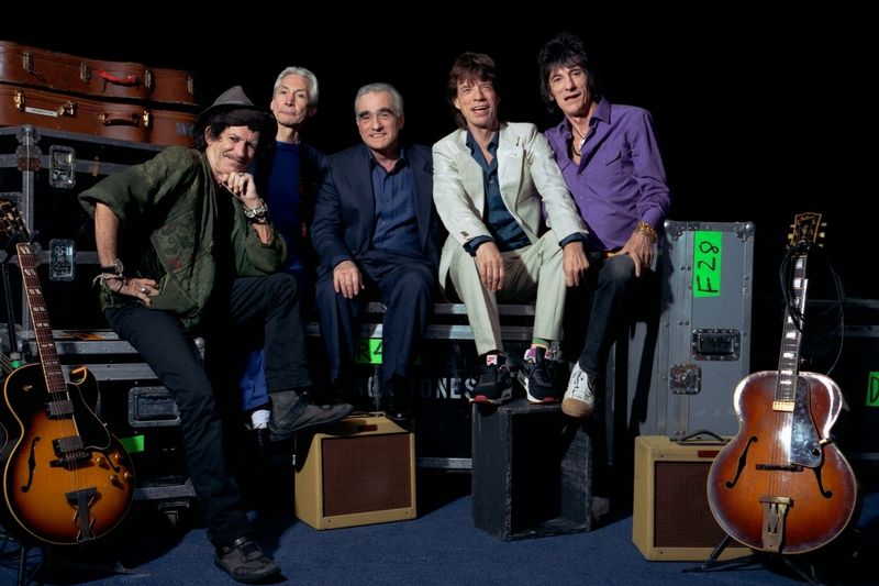 Rolling Stones a režisér Martin Scorsese (uprostřed)