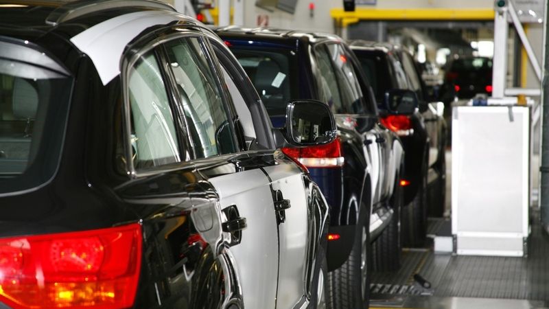 Důvodem dramatického nárůstu poptávky v Plzni je boom dodavatelů v automobilovém průmyslu.