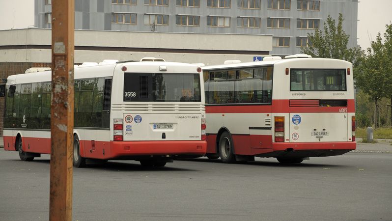 Praha omezí večer část autobusů MHD