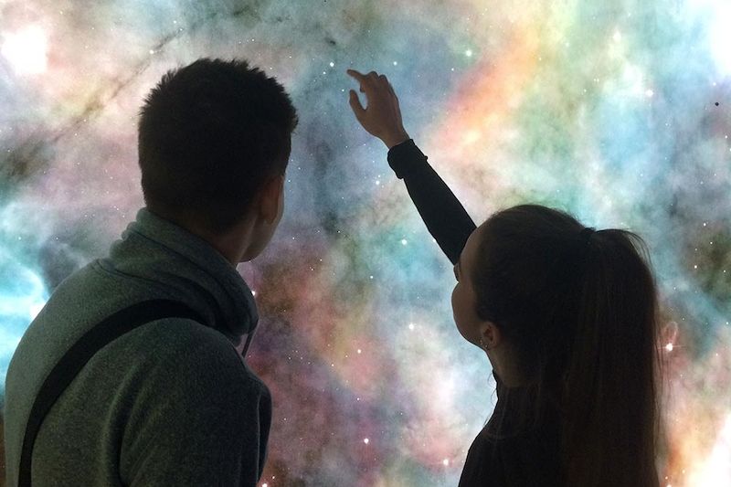 Studenti hodonínské průmyslovky každoročně navštěvují brněnské planetárium v rámci výuky Astrofyziky