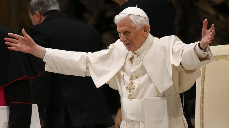 Falešný biskup šířil hoax o úmrtí Benedikta XVI.