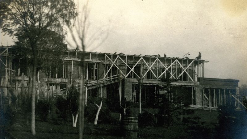 Stavba vily z druhé poloviny roku 1927.