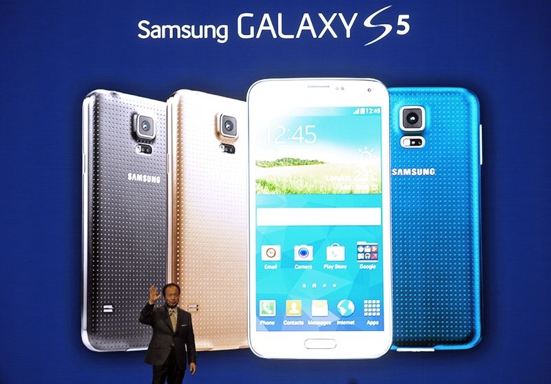 Galaxy S5 se bude nabízet v různých barevných kombinacích.