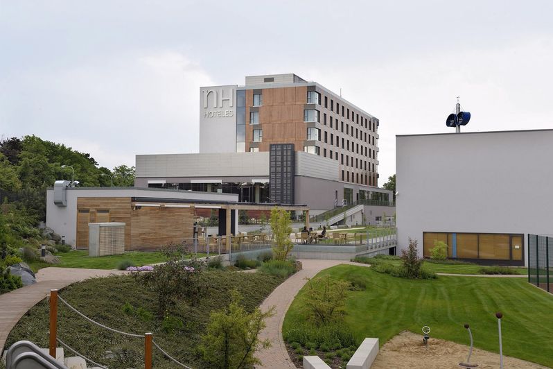 Jednou ze Staveb roku 2010 bylo vyhlášeno Centrum sportu a zdraví v Olomouci.