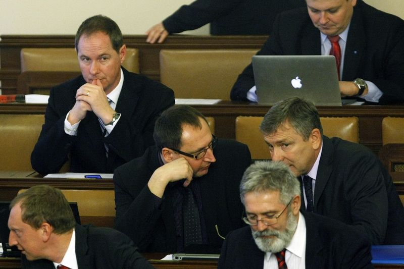 Petr Gazdík (nahoře) oproti očekávání nezískal ve středu dostatečnou podporu pro zvolení místopředsedou Sněmovny. 