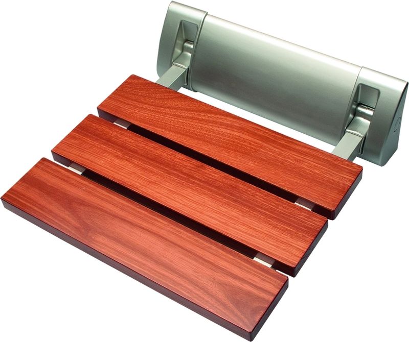 Dřevěné sprchové sedátko Sedwood, cena 1 490 Kč, vyrábí firma Multi.