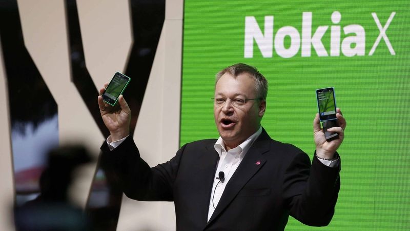 Šéf Nokie Stephen Elop ukázal chytré telefony s Androidem na veletrhu Mobile World Congress.