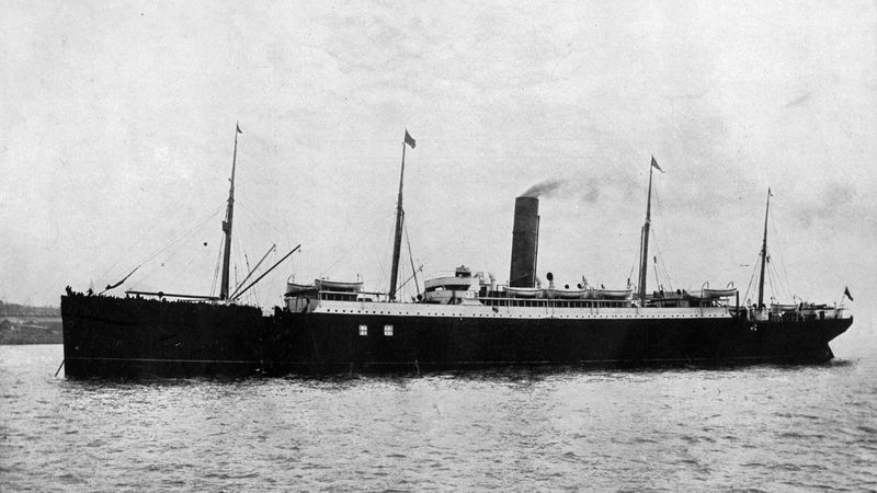 Parník Carpathia zachránil 705 pasažérů Titaniku.
