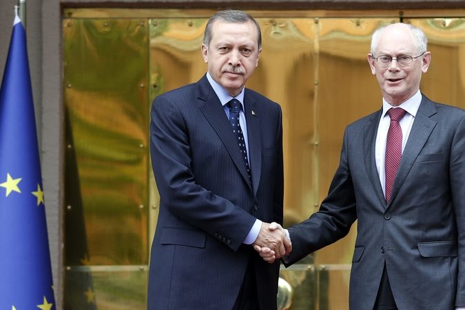 Turecký premiér Recep Tayyip Erdogan s předsedou Evropské rady Hermanem Van Rompuyem (vpravo)