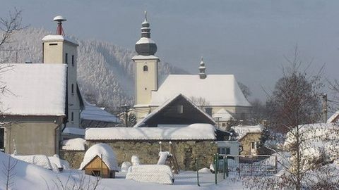 Obec Lidečko v zimě.