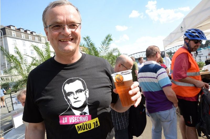 Miroslav Kalousek zajde s Plzeňany na pivo