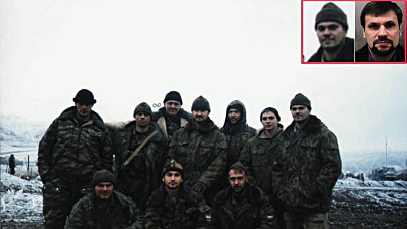 Absolventi Dálněvýchodní vojenské velitelské akademie na fotografii z Čečenska. Bellingcat upozorňuje, že není stoprocentně potvrzeno, že muž vpravo je Čepiga, podobnost je však nápadná.