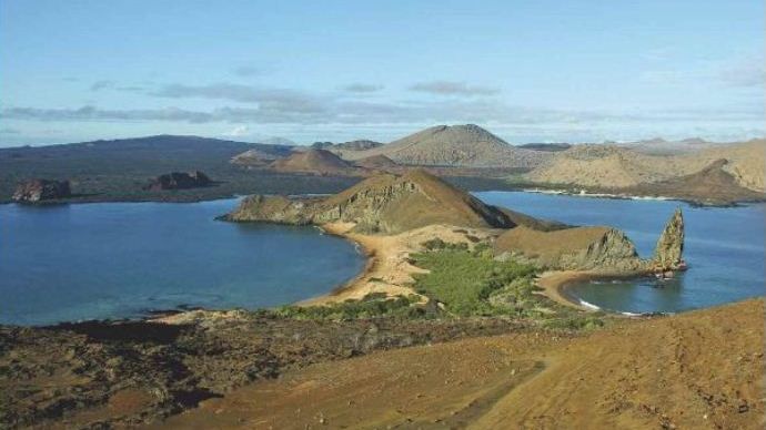 Galapágy - 18 odlehlých ostrovů už 36 let patří mezi přírodní památky UNESCO. Díky přísné regulaci turistického ruchu si zachovávají osobité kouzlo.