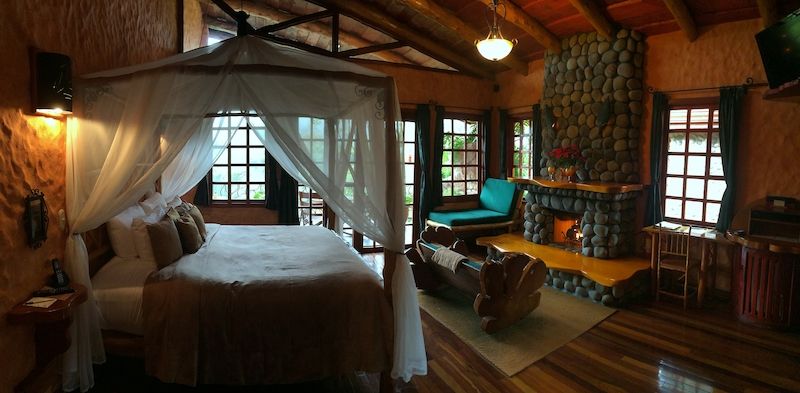 Takhle při včasné rezervaci vypadá hotelový pokoj v Kostarice za pět tisíc korun za noc. V ceně je neomezený vstup do přírodní rezervace.