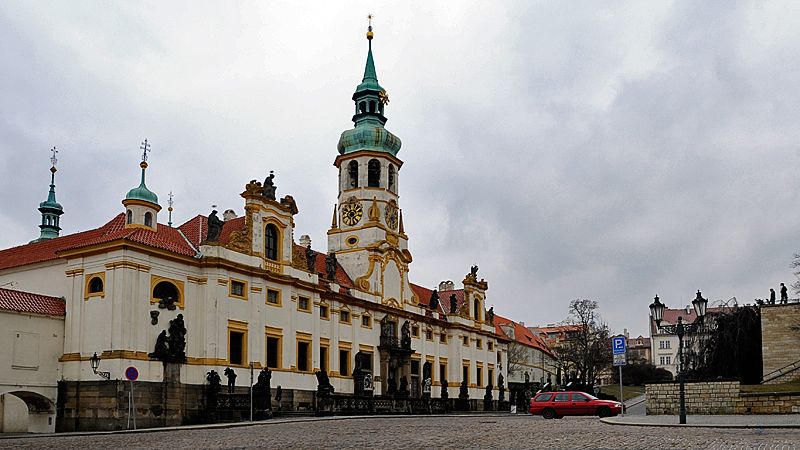 Kostel Narození Páně v Praze na Hradčanech, zvaný též Pražská Loreta