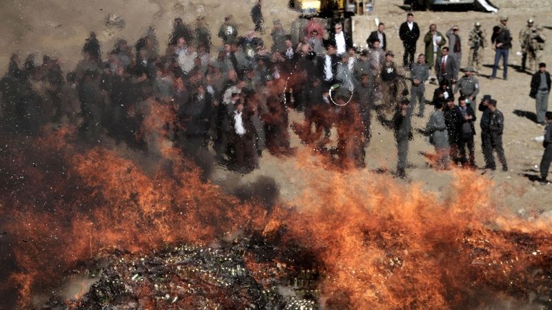 spálení dvaceti tun drog u Kábulu