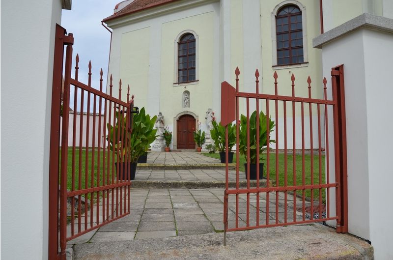 Kostel Sv. Jakuba Většího ve Vratěníně