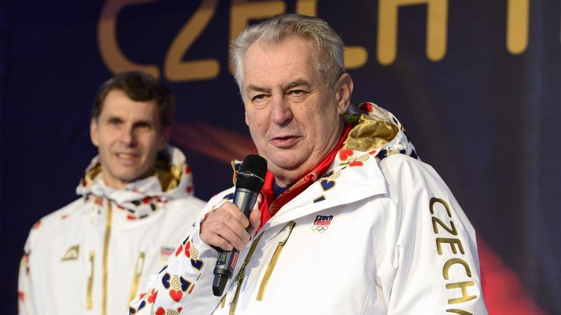 Prezident Miloš Zeman slavnostně otevřel Český olympijský dům. Vlevo je předseda ČOV Jiří Kejval.