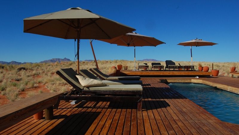 Dopřát si uprostřed divočiny Namibie luxus s bazénem? Žádný problém!