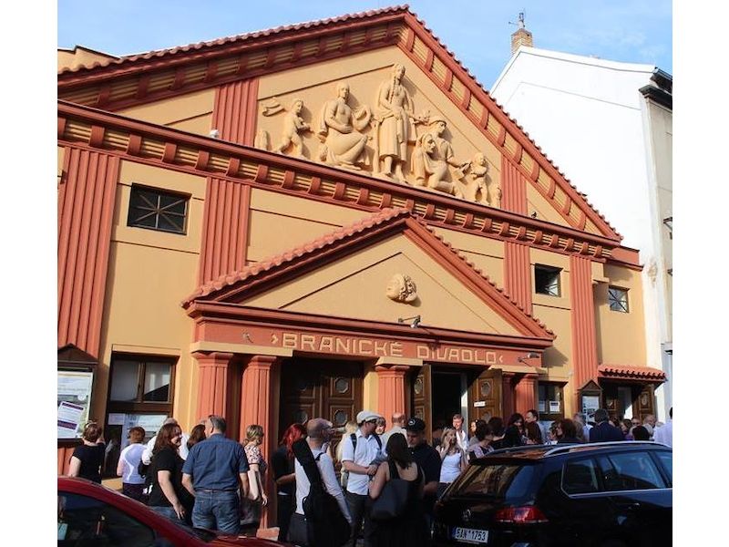 Branické divadlo se dočkalo 3. listopadu 2016 slavnostního znovuotevření.