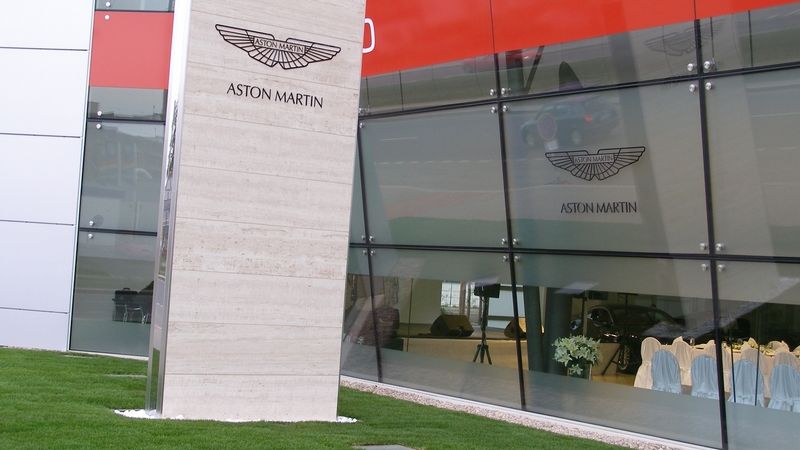 Aston Martin vstupuje do České republiky