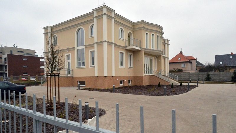 Nová rezidence palestinské ambasády v pražském Suchdole (na archívním snímku z 2. ledna 2014) už byla zkolaudována, mise může začít fungovat.