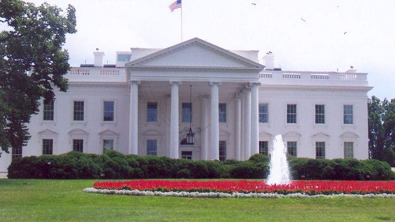 Bílý dům je asi nejstřeženějším obydleným domem v USA.