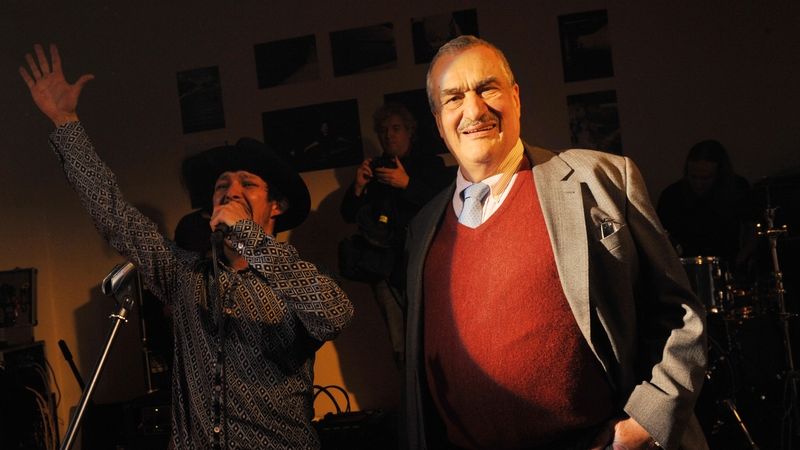 Karel Schwarzenberg (vpravo) navštívil 20. ledna večer hudební klub Moravský Grunt v Olomouci-Topolanech.