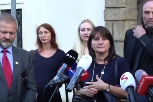 Záznam: Vyjádření europoslankyně Šojdrové a zástupců neziskových organizací po schůzce s premiérem Babišem kvůli přijetí 50 sirotků ze Sýrie