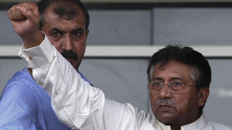 Parvíz Mušaraf po návratu do vlasti.