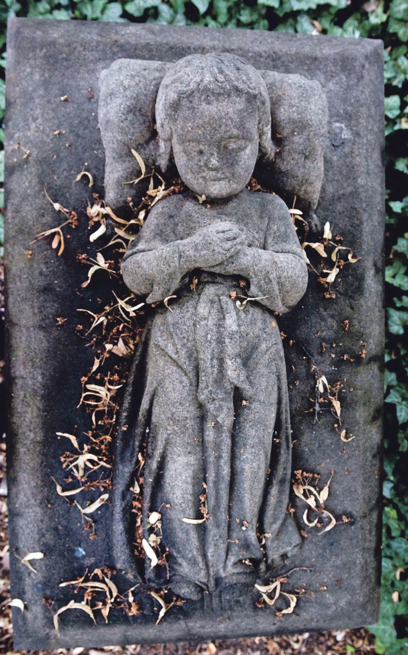 Svatá holčička - autorem náhrobku z roku 1851 je sochař Josef Max. 
