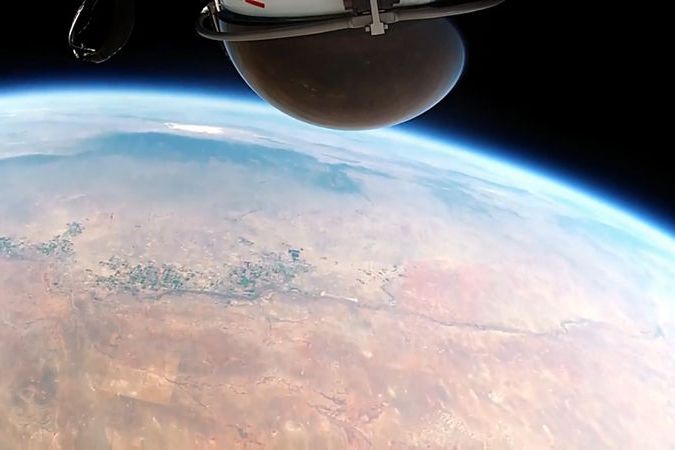 Nově uvolněné video skoku z hranice vesmíru 