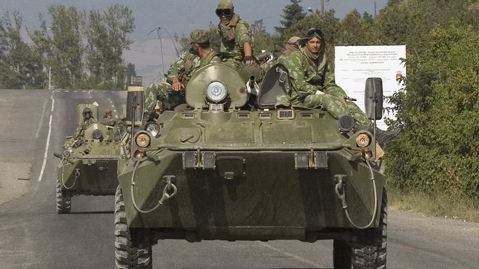 Ruské obrněné transportéry opouštějí Gori.
