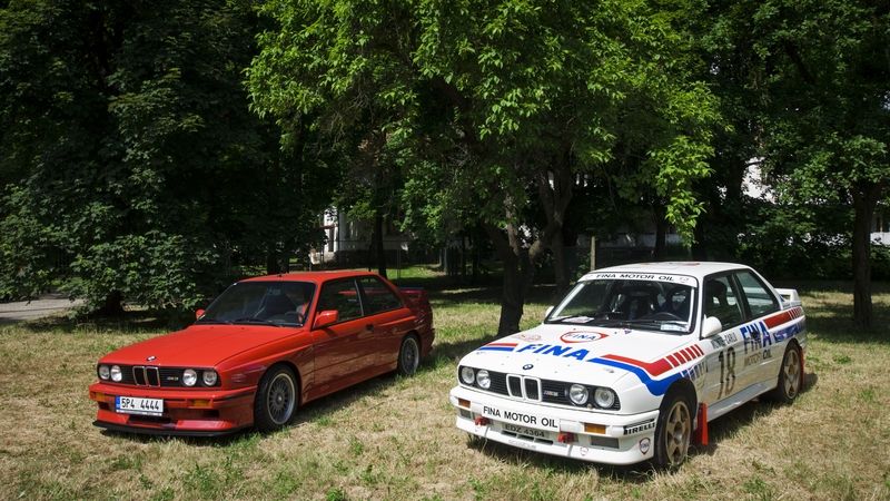 Dvě BMW M3 E30