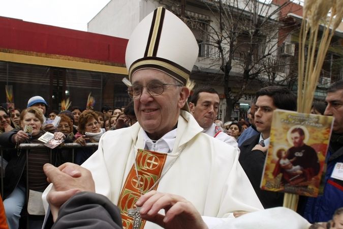 Jorge Mario Bergoglio ještě jako arcibiskup Buenos Aires