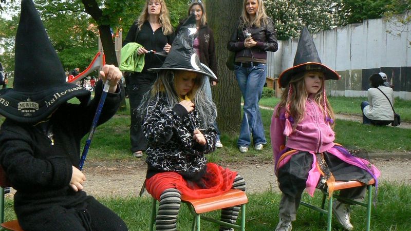 Čarodějnickou zábavu si budou užívat především děti.