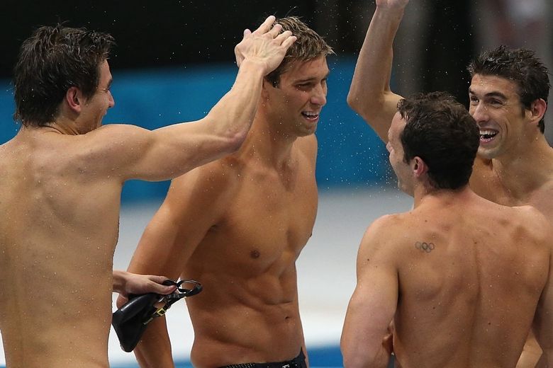 Plavci Nathan Adrian, Michael Phelps, Matthew Grevers a Brendan Hansen