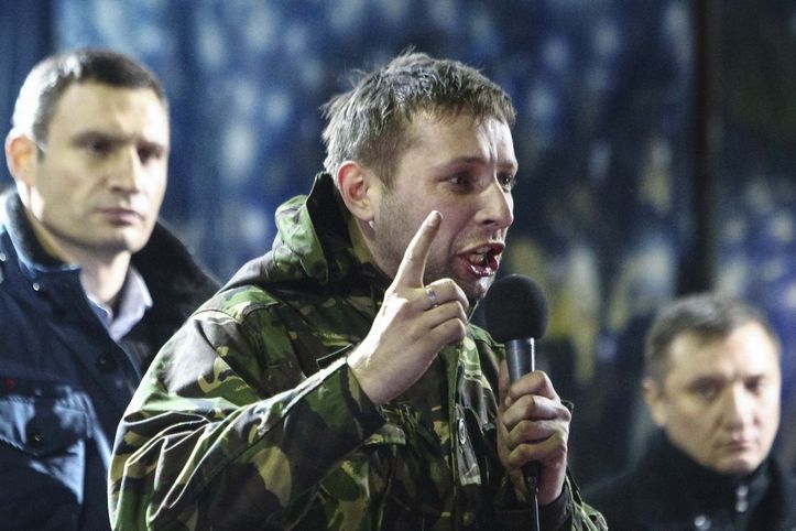 Volodymyr Parasjuk sebral mikrofon Vitaliji Kličkovi a vyzval ke svržení Janukovyče