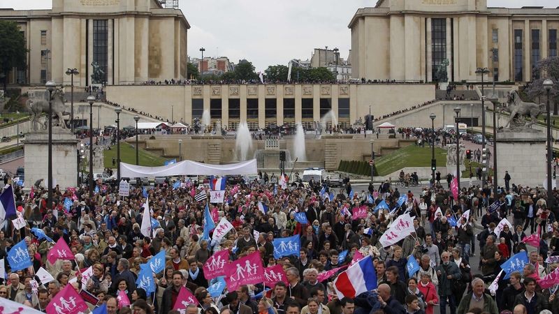 Demonstrace proti sňatkům homosexuálů v Paříži