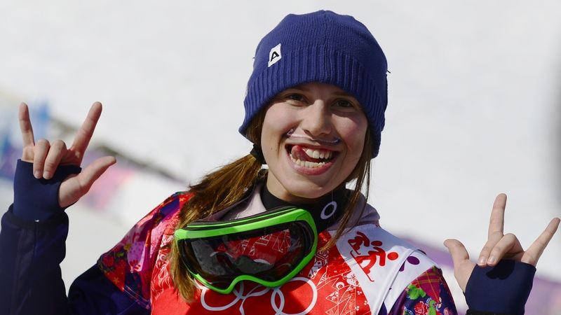 Eva Samková po vítězství ve snowboardcrossu