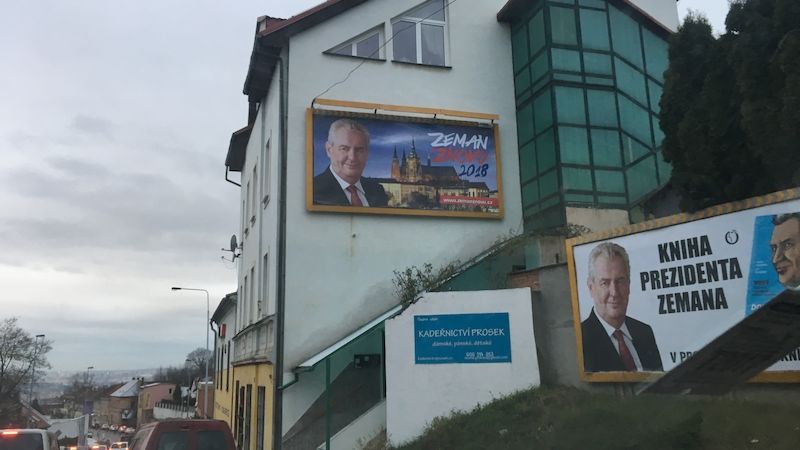 Billboardy s prezidentem Milošem Zemanem v Praze