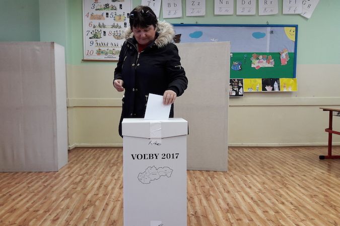 Na Slovensku probíhají krajské volby 