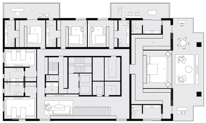 Uspořádání nejnižšího podlaží: 1 - hlavní ložnice, 2 - terasa, 3 - průchozí šatna, 4 - šatna, 5 - úložný prostor, 6 - spíž, 7 - televizní místnost.