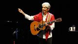 RECENZE: Joan Baezová v Lucerně zazpívala Kryla